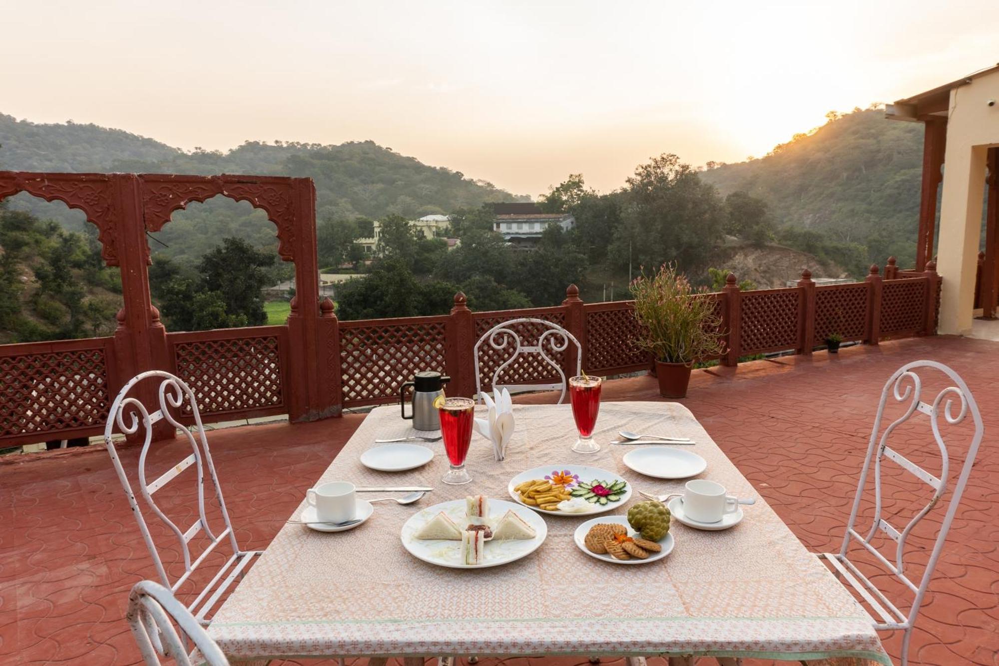 Treebo Kumbhal Castle, 2 Km From Kumbalgarh Fort Kumbhalgarh Exterior photo